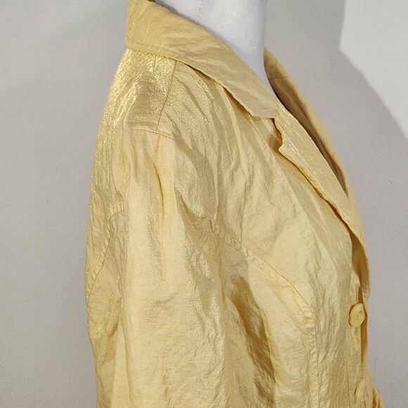 Chico's Yellow Blazer with Crinkle Fabric and Sheen Size Medium Yellow Blazer - Picture 5 of 9